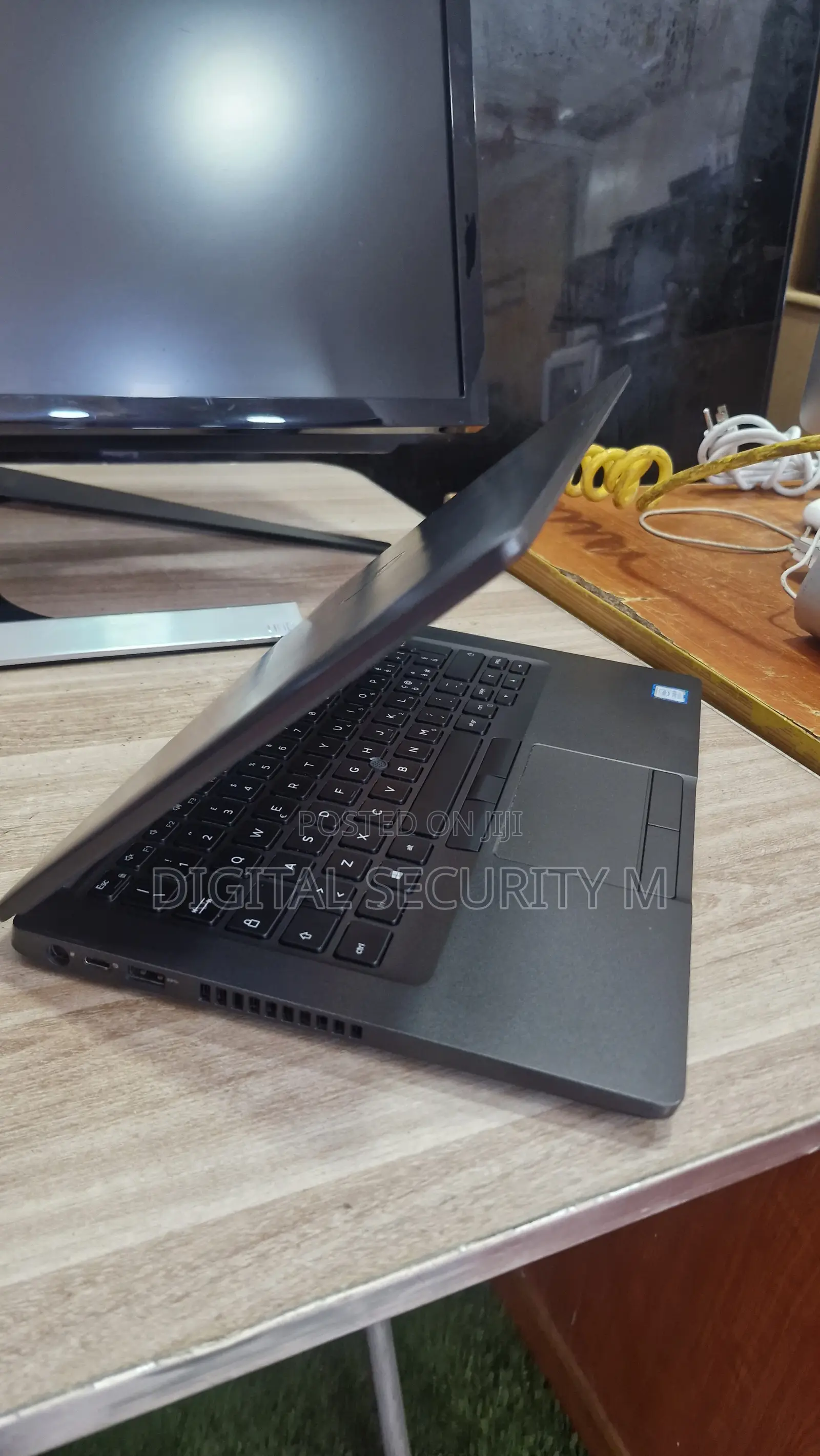 Laptop Dell Latitude 5400 8GB Intel Core i5 SSD 256GB
