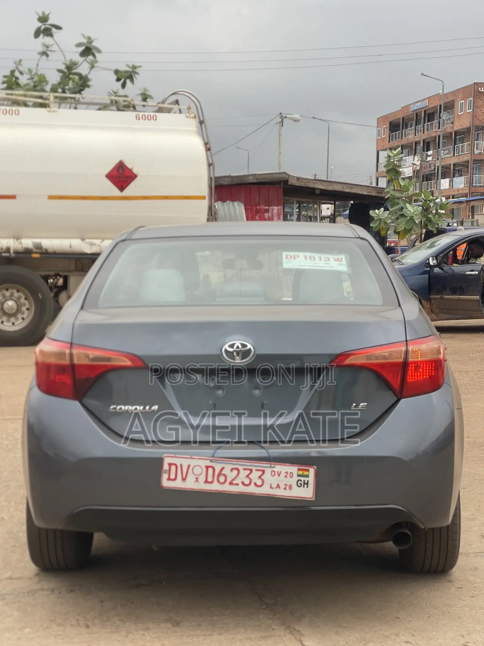 Toyota Corolla LE 4dr Sedan (1.8L 4cyl CVT) 2017 Gray