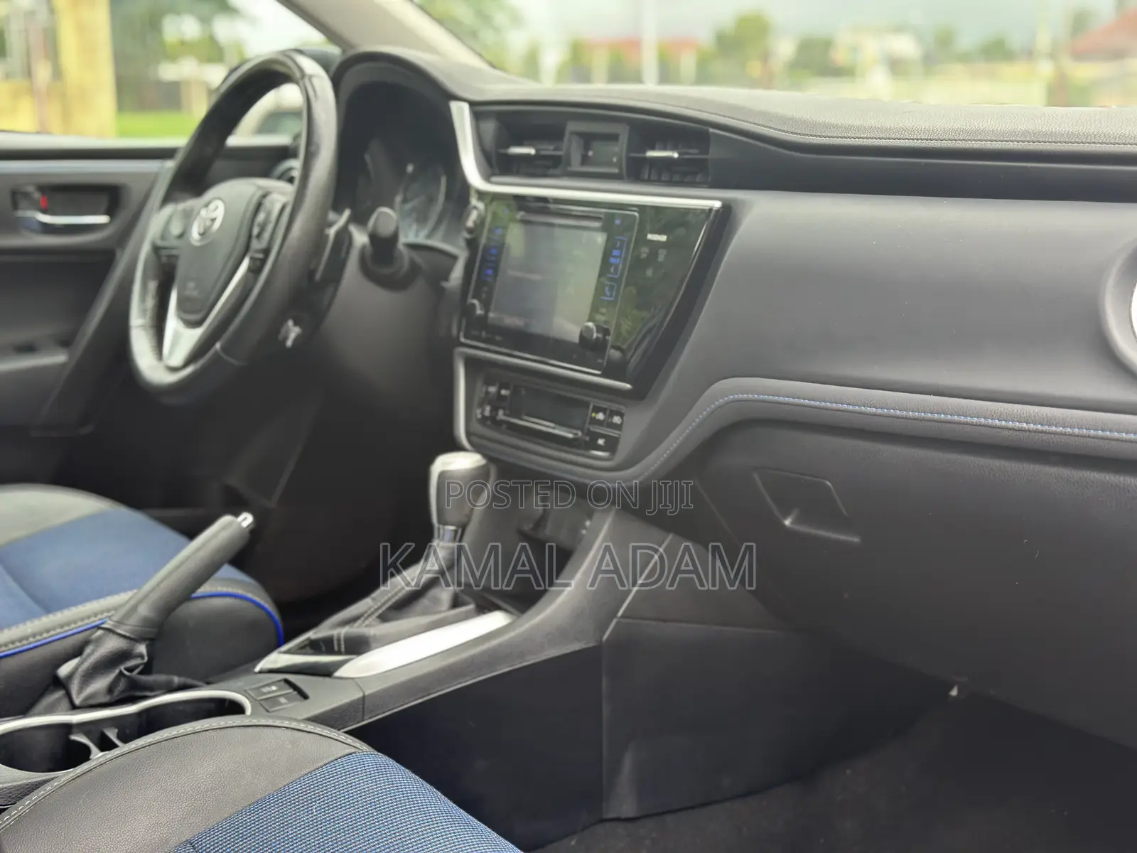 Toyota Corolla SE (1.8L 4cyl 2A) 2018 Black