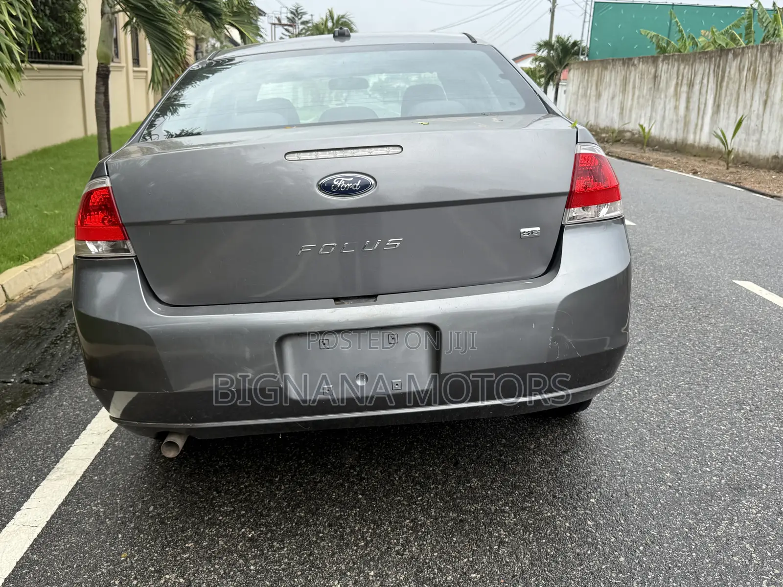 Ford Focus SE 2010 Gray