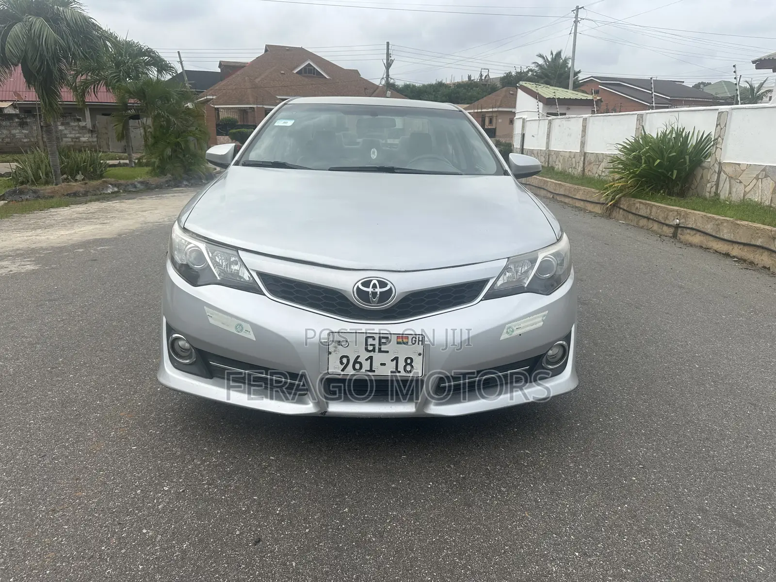 Toyota Camry SE 4dr Sedan w/Prod. End 11/13 (2.5L 4cyl 6A) 2014 Silver