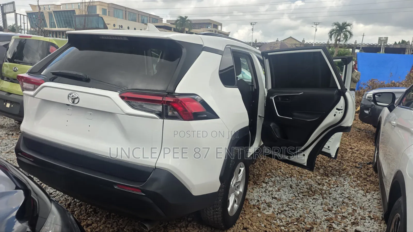Toyota RAV4 2020 White