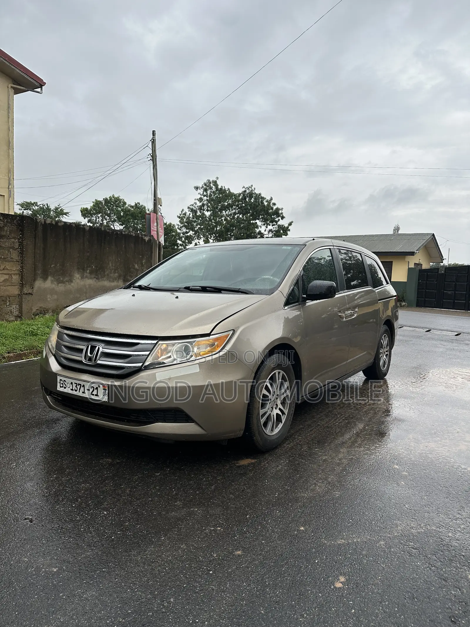 Honda Odyssey 2.4 Absolute 4WD 2012 Gold