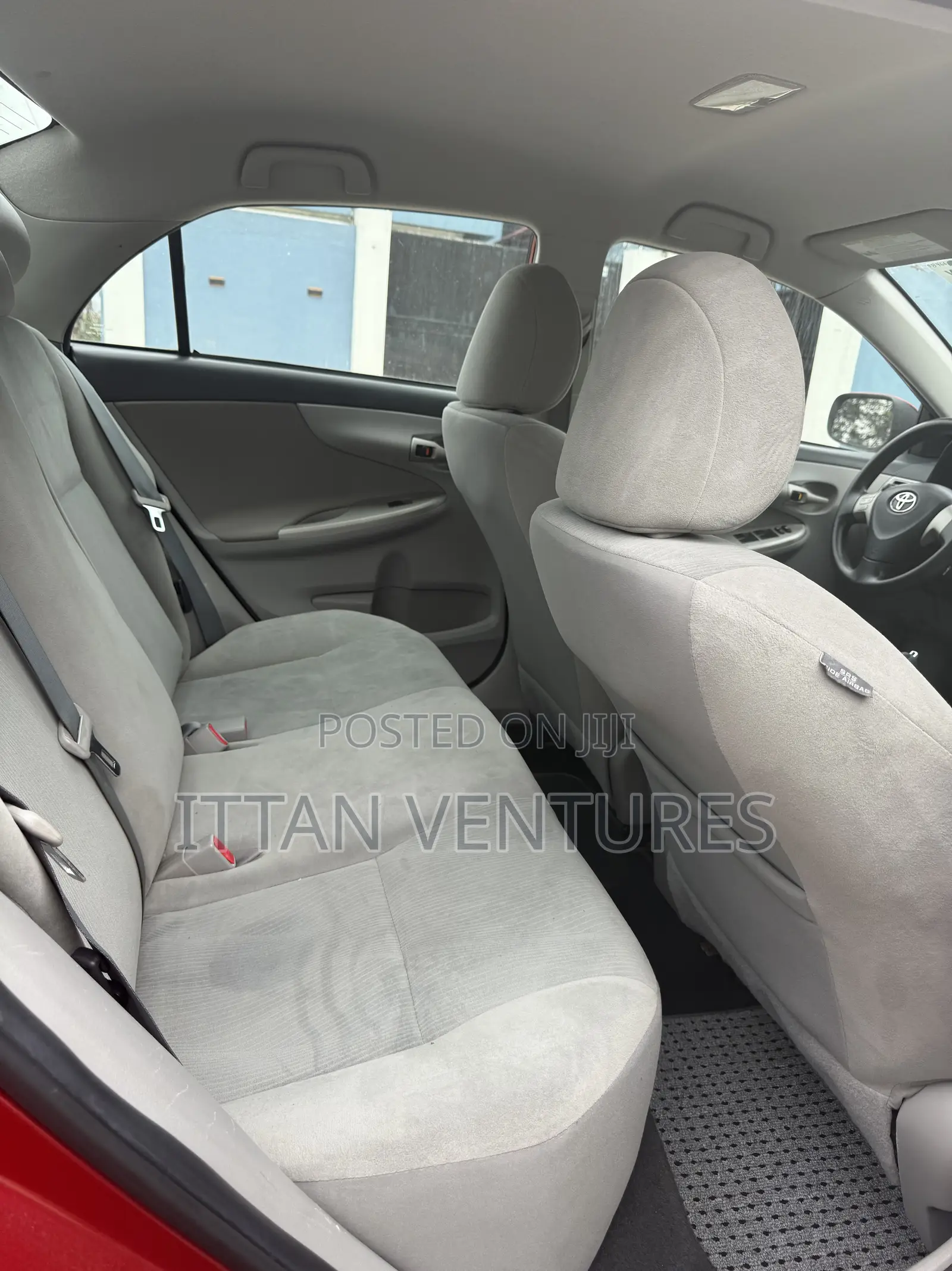 Toyota Corolla L 4dr Sedan (1.8L 4cyl 5M) 2013 Beige