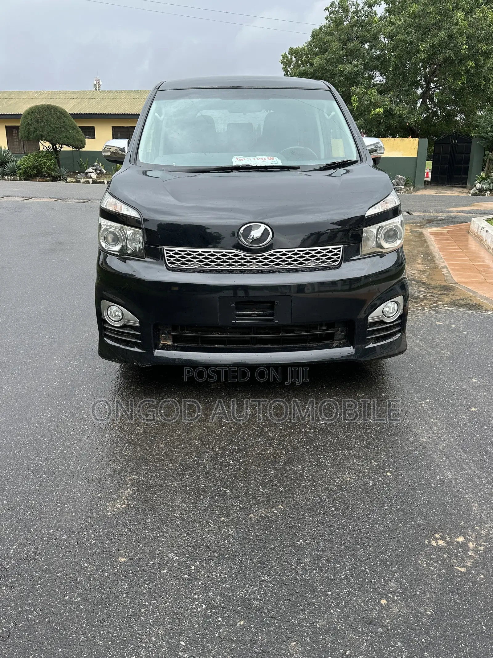 Toyota Voxy 2013 Black