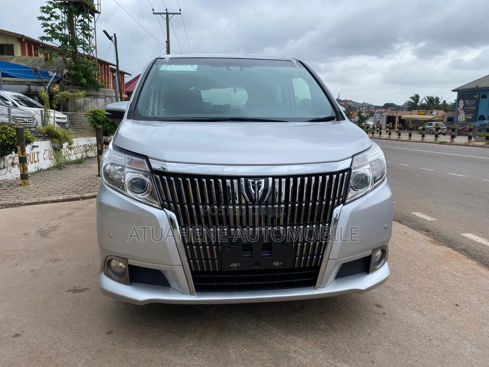 Toyota Esquire 2016 Silver