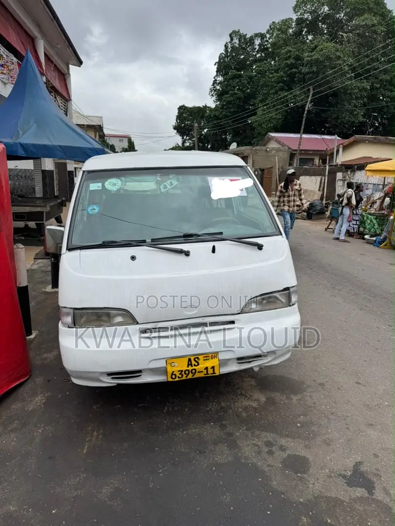 Hyundai H-100 2004 White