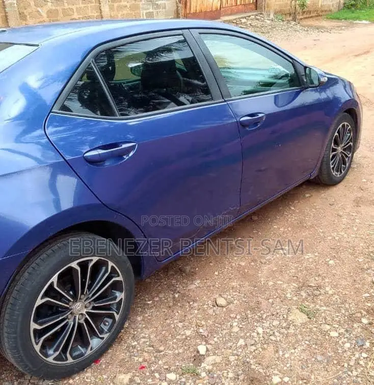 Toyota Corolla 2014 Blue