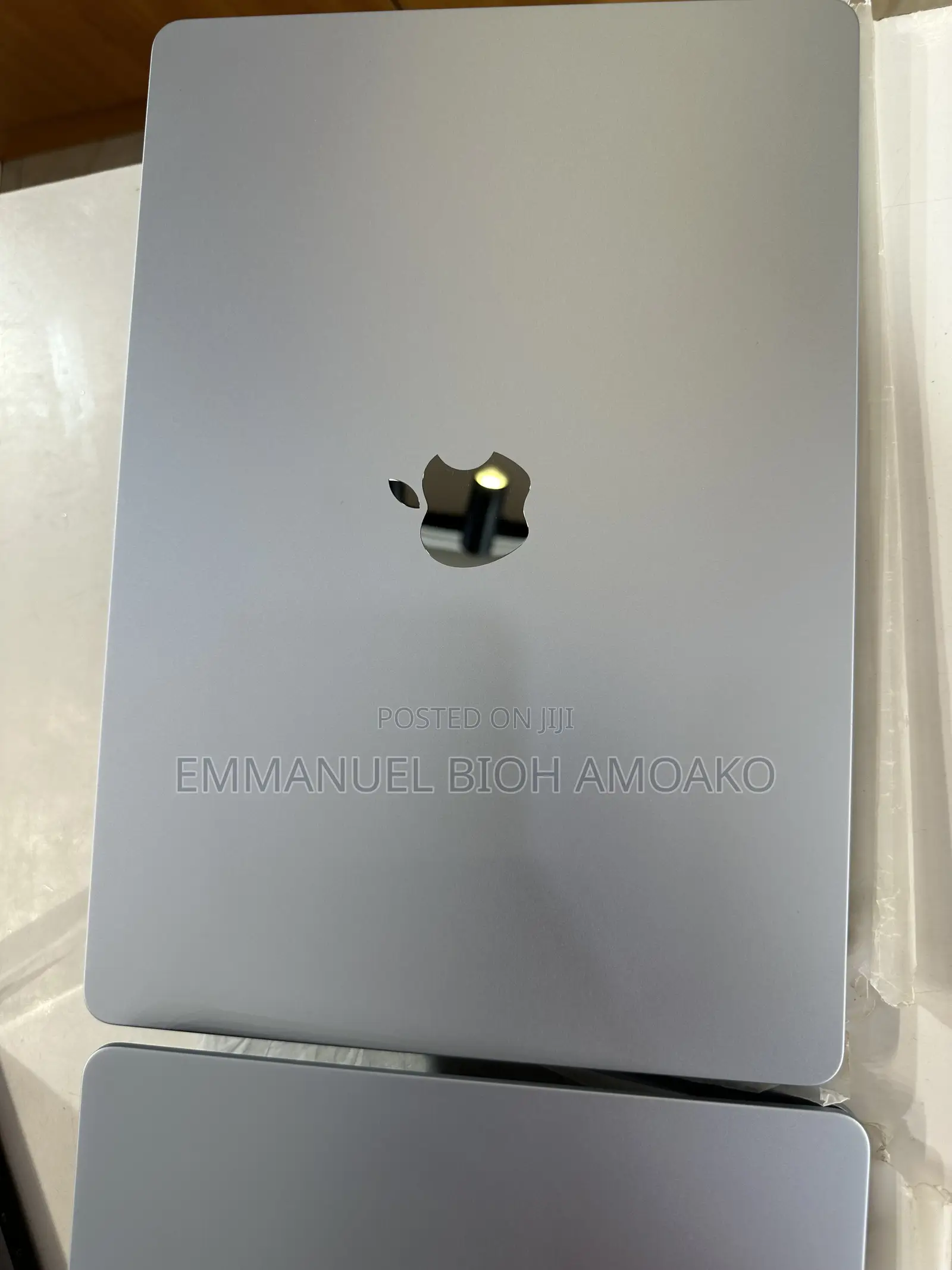 New Laptop Apple MacBook Air 2025 M4 16GB Apple M4 SSHD+SSD 256GB