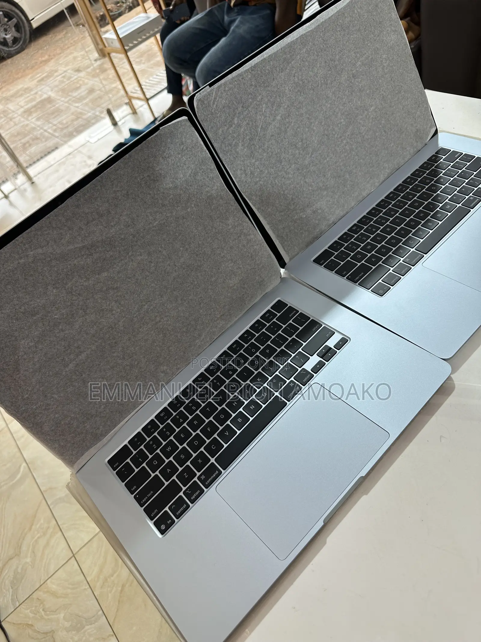 New Laptop Apple MacBook Air 2025 M4 16GB Apple M4 SSHD+SSD 256GB