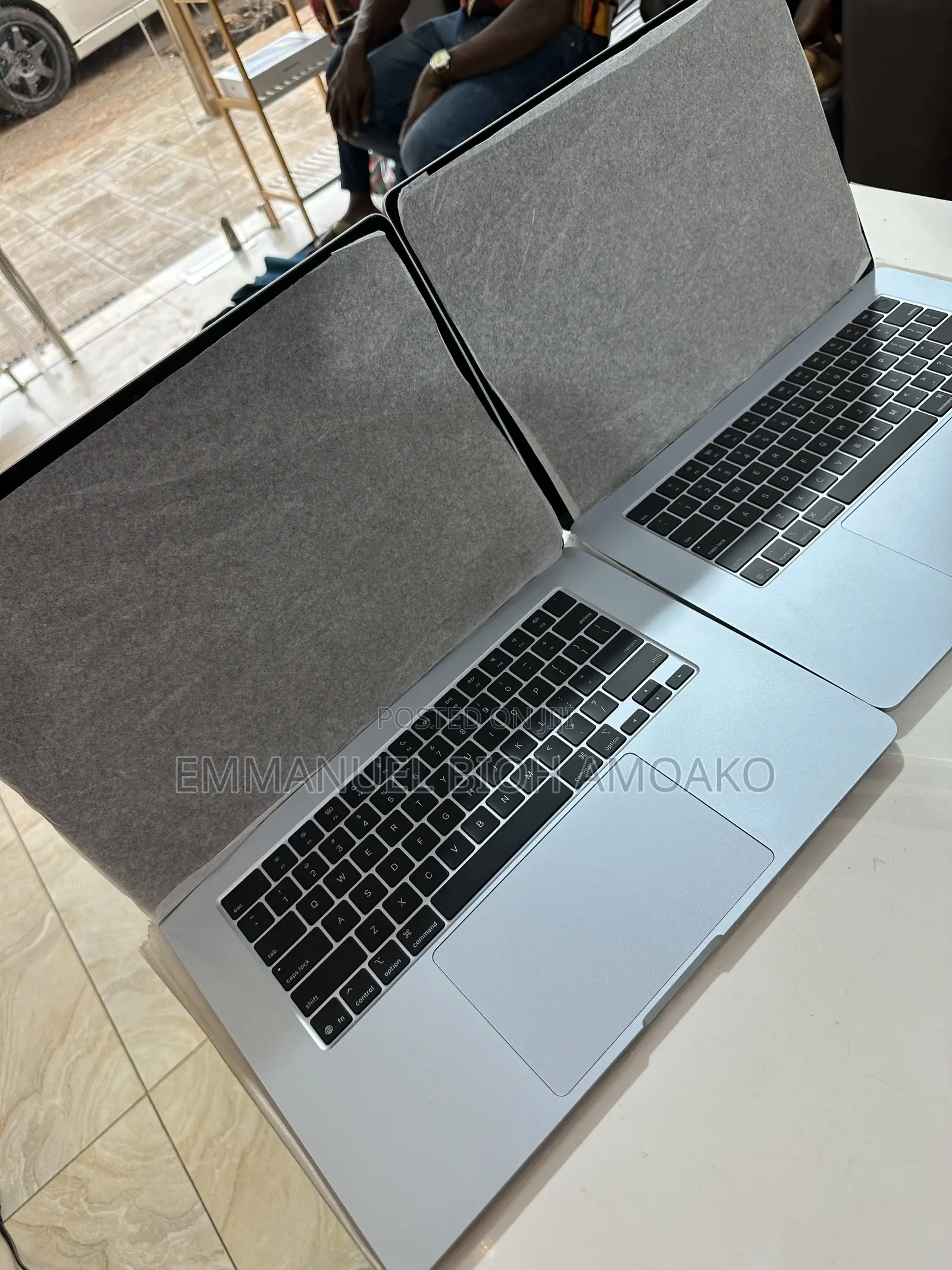 New Laptop Apple MacBook Air 2025 M4 16GB Apple M4 SSHD+SSD 256GB