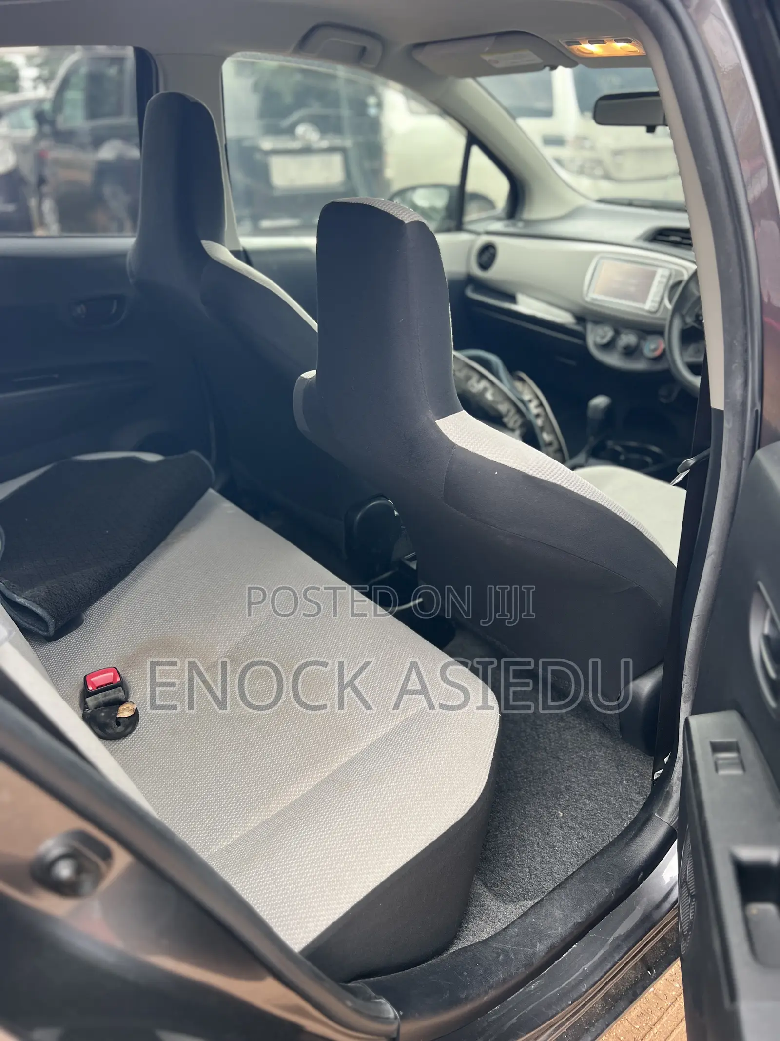 Toyota Vitz 1.3 AWD 5dr 2013 Gray