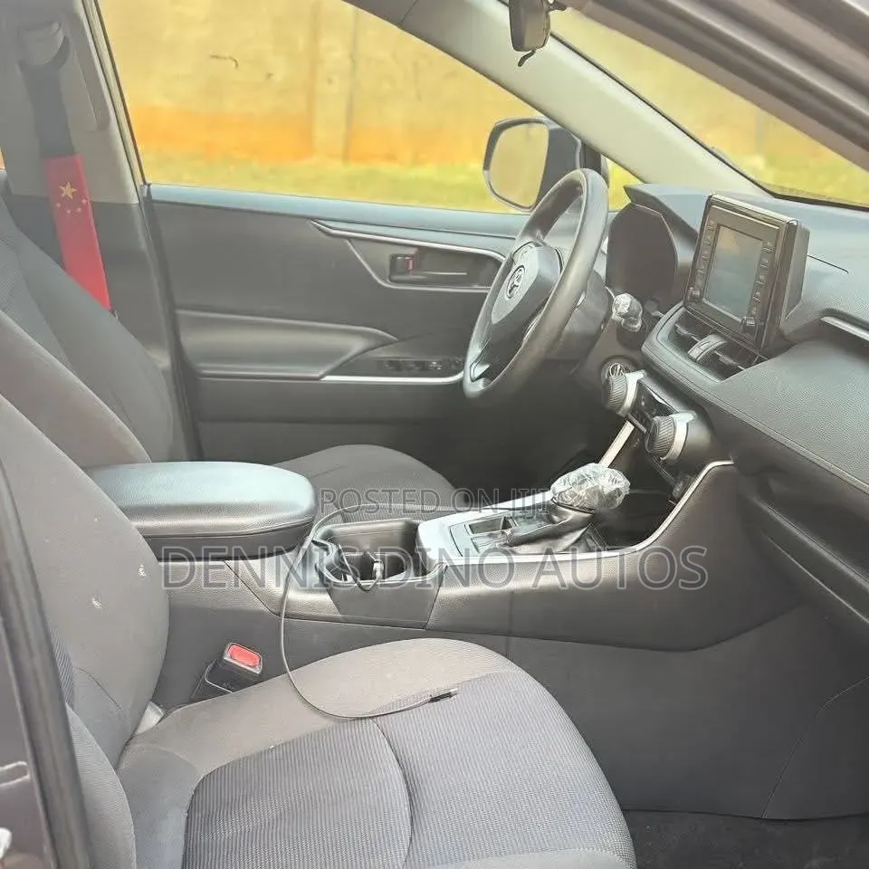 Toyota RAV4 2021 Gray