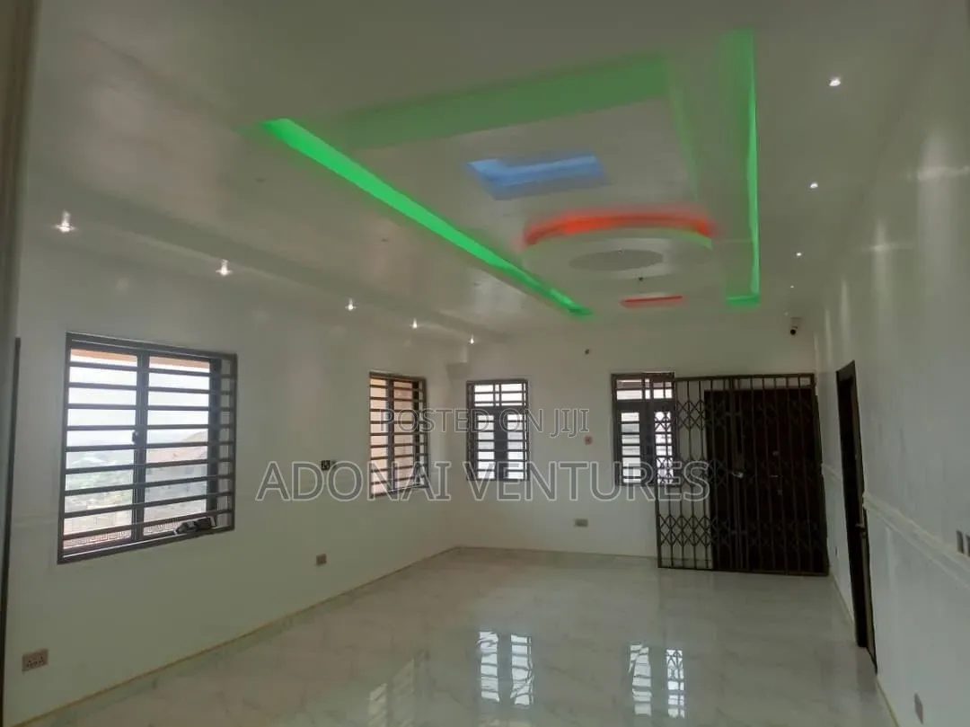 4bdrm House in Tafo Mamponteng, Kumasi Metropolitan for sale