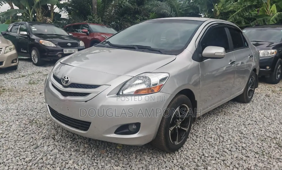 Toyota Yaris 2010 Silver