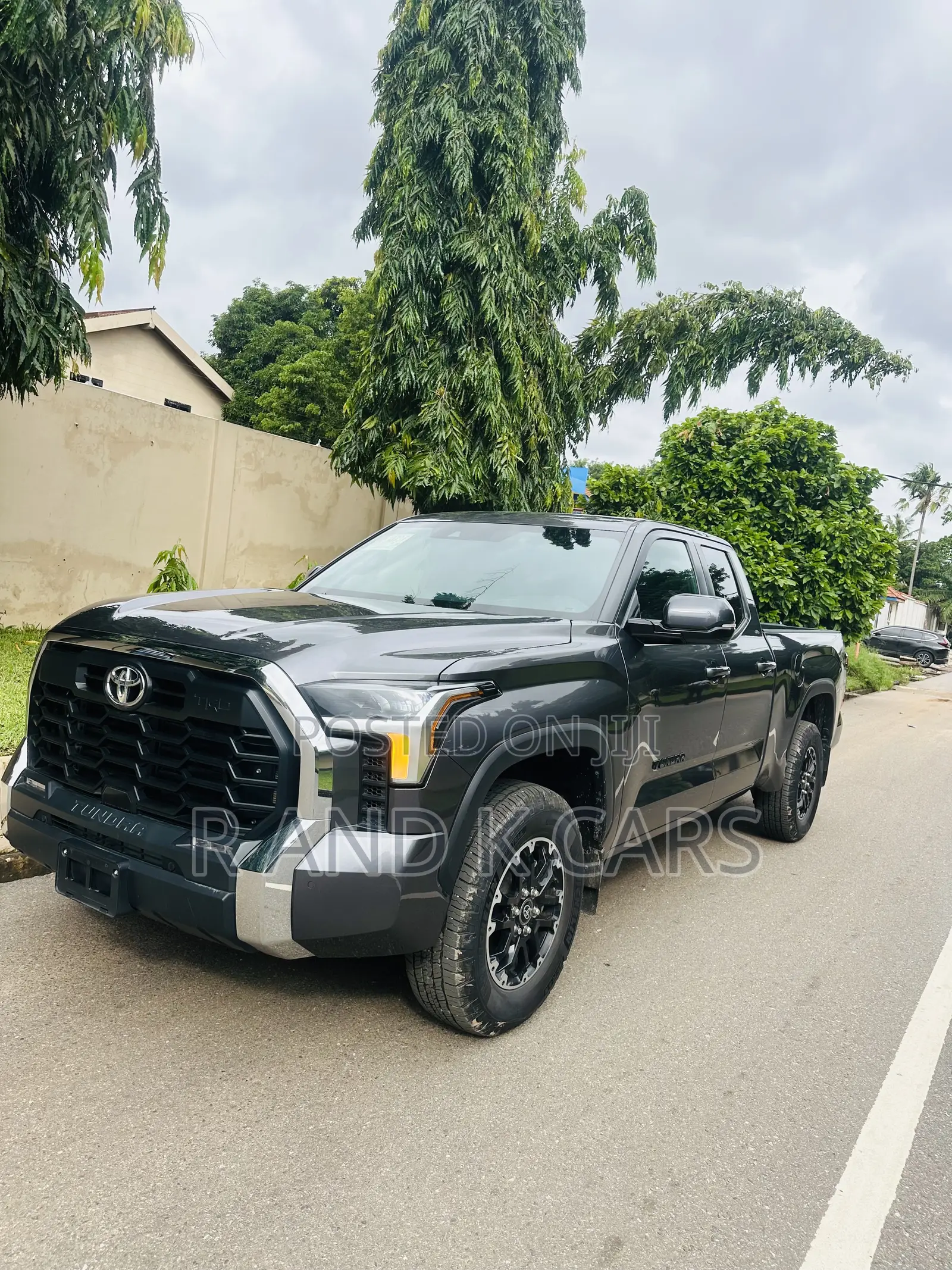Toyota Tundra SR CrewMax 4WD SB 2025 Green