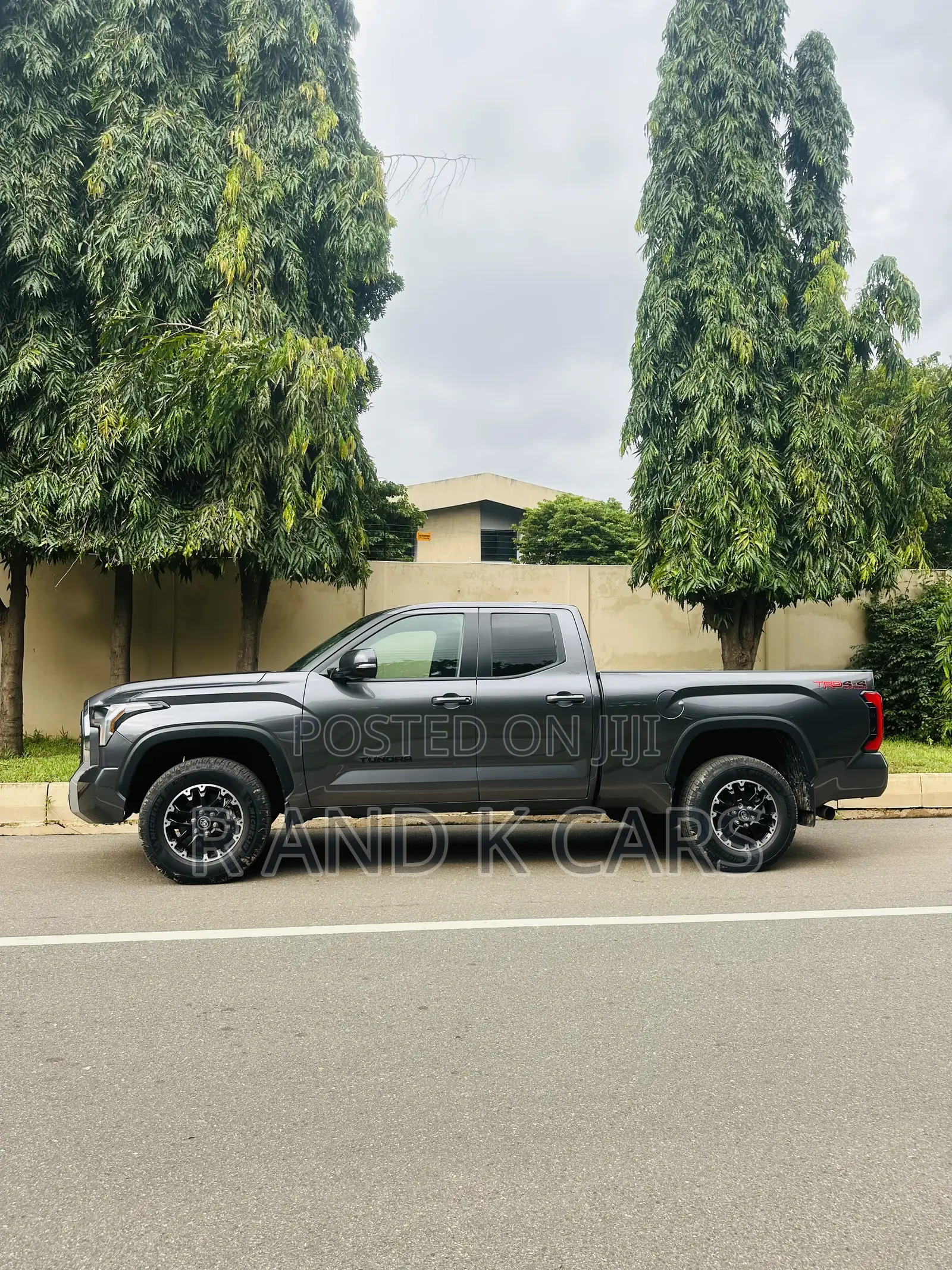 Toyota Tundra SR CrewMax 4WD SB 2025 Green