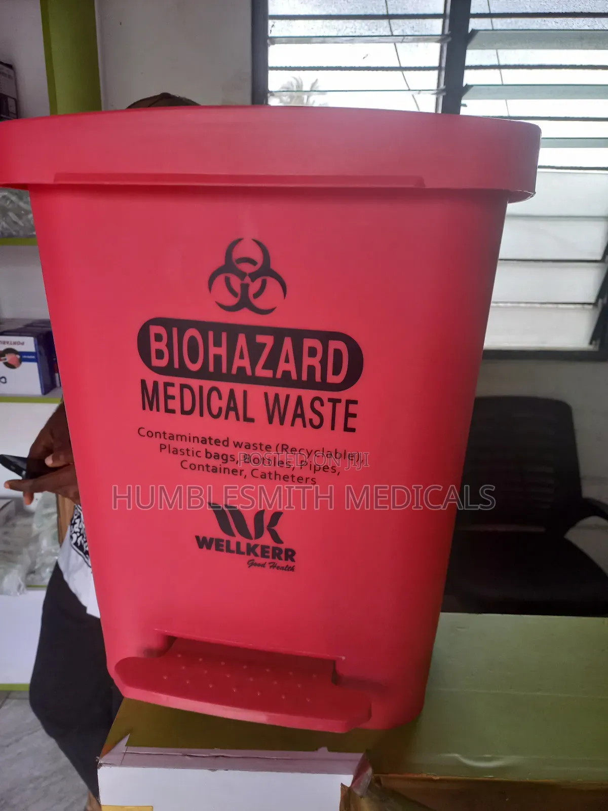 Plastic Step Bin (40 Liters)