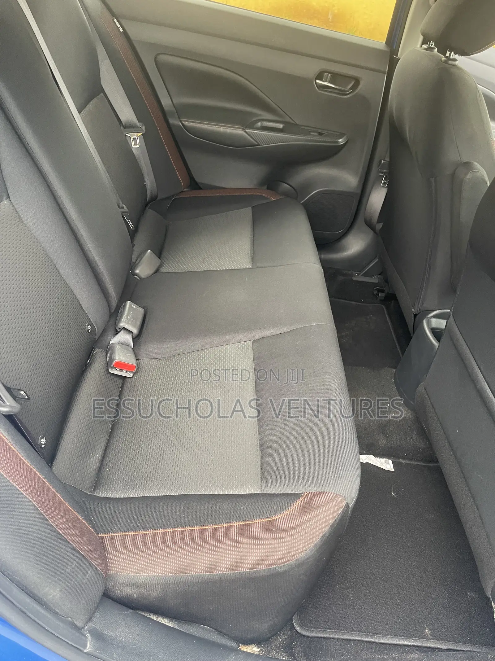 Nissan Versa 2020 Blue