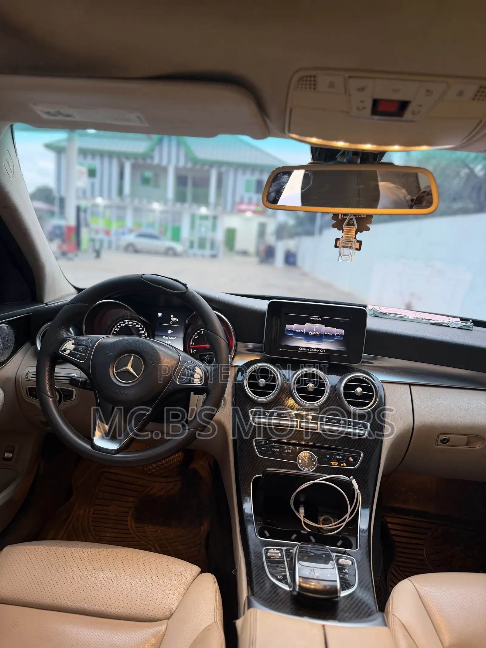 Mercedes-Benz C300 2018 Black