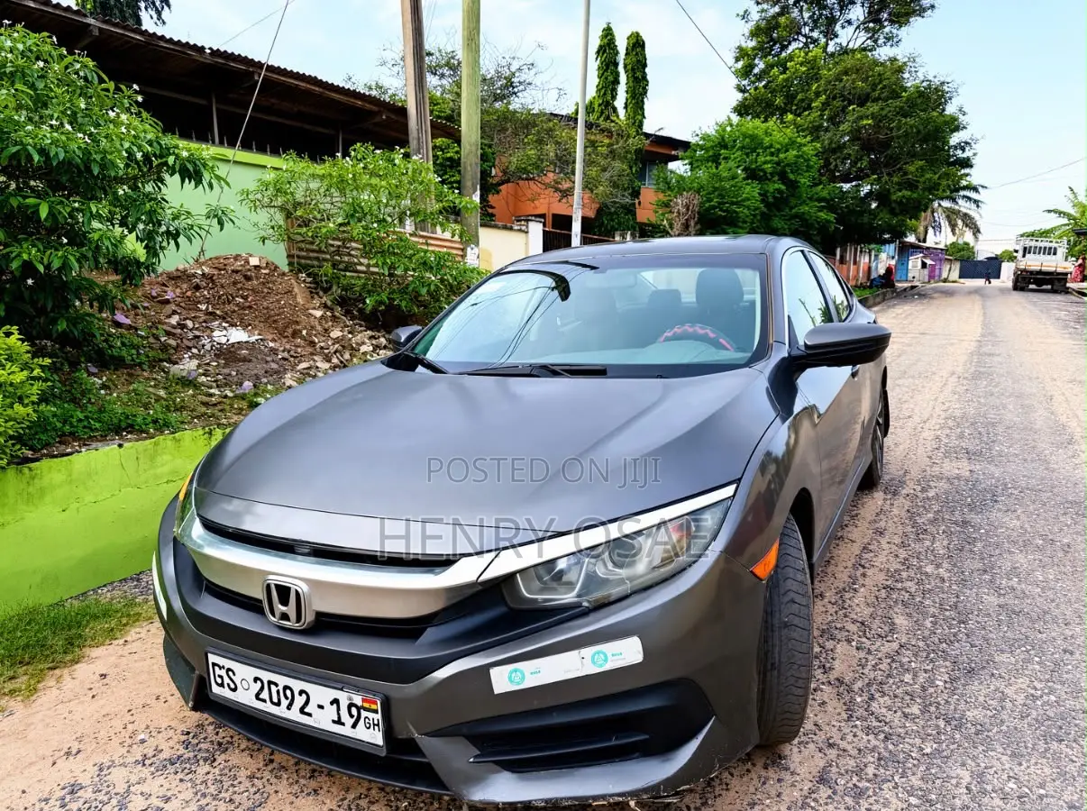 Honda Civic EX 4dr Hatchback (1.5L 4cyl) 2017 Silver