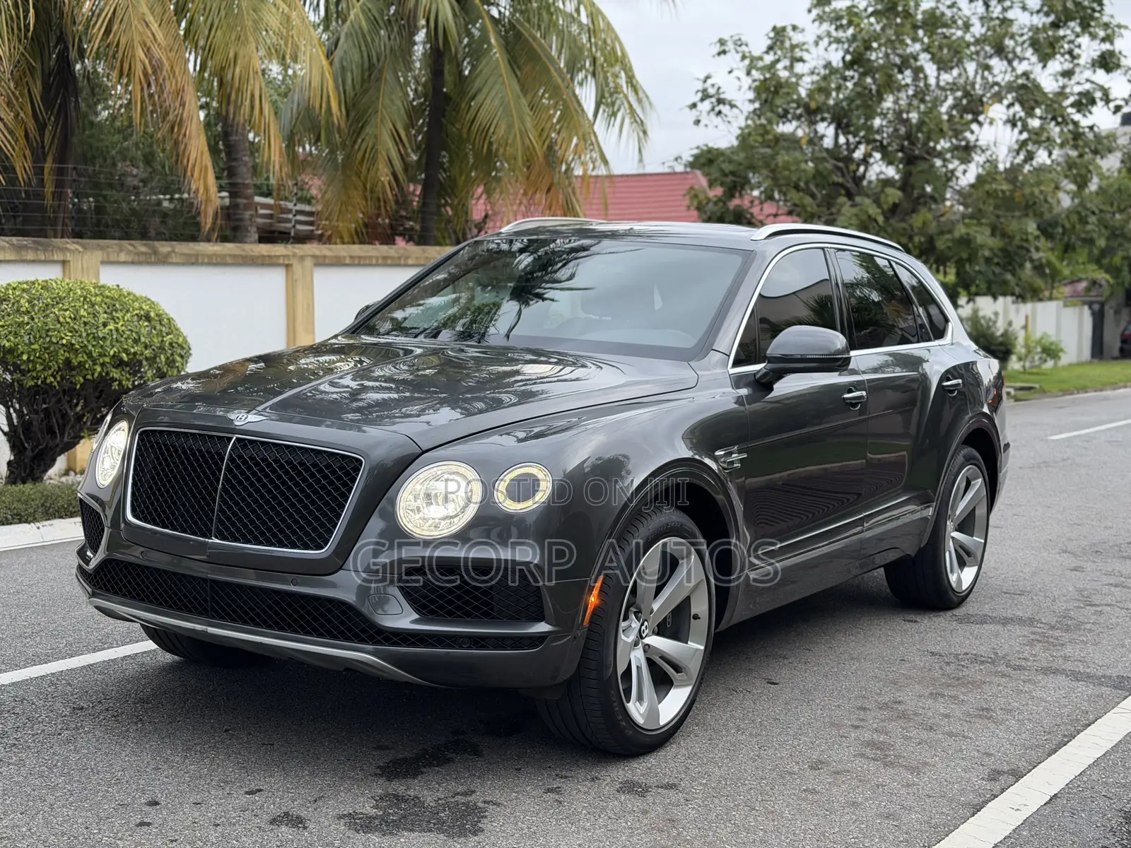 Bentley Bentayga V8 AWD 2020 Gray