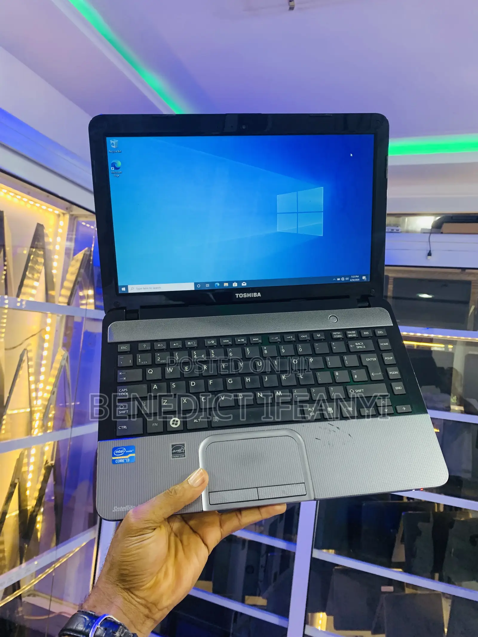 Laptop Toshiba Satellite L840 4GB Intel Core i3 SSD 128GB