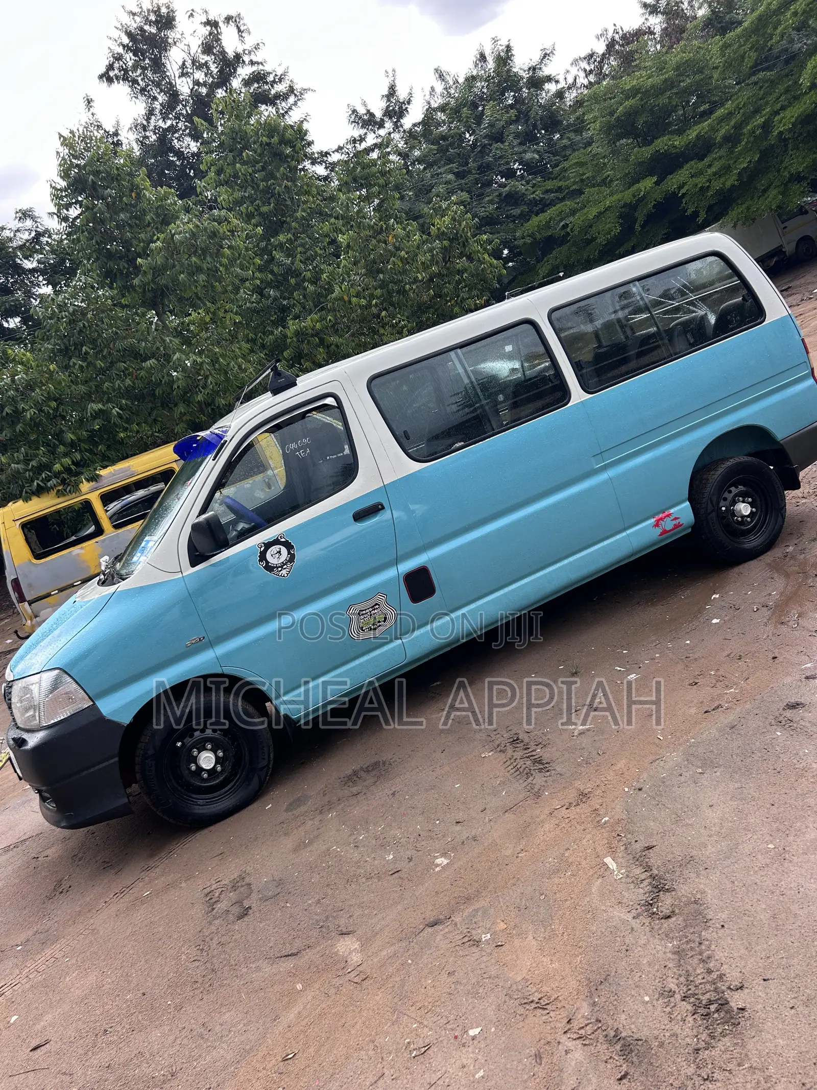 Toyota HiAce 2007 White