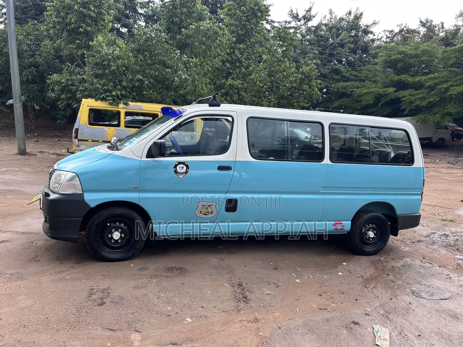 Toyota HiAce 2007 White