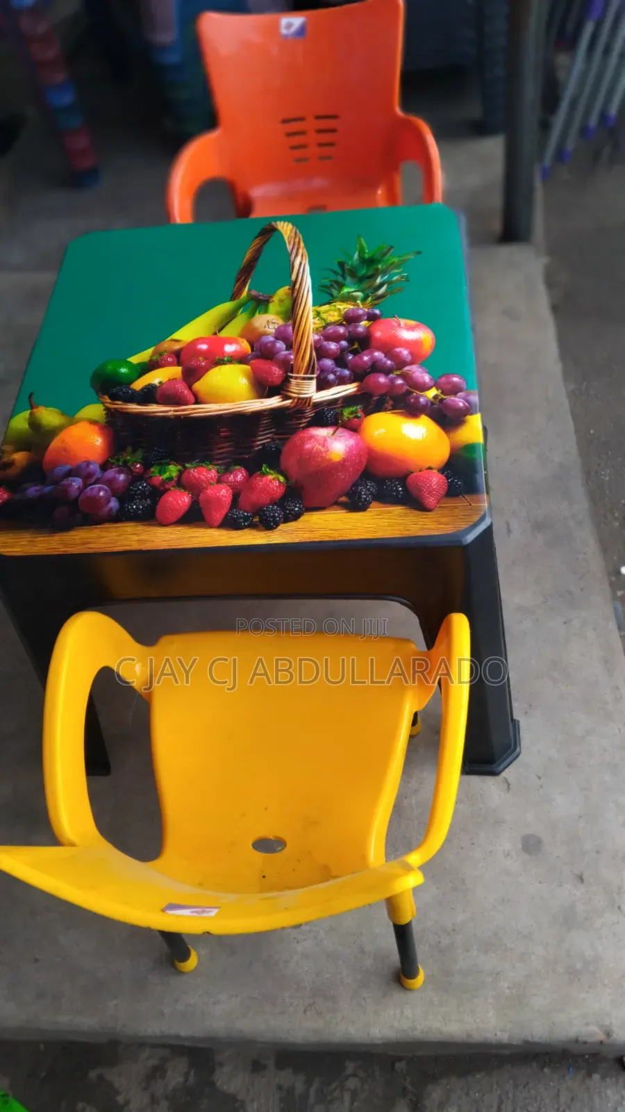 Kiddies Table and Design With Chairs