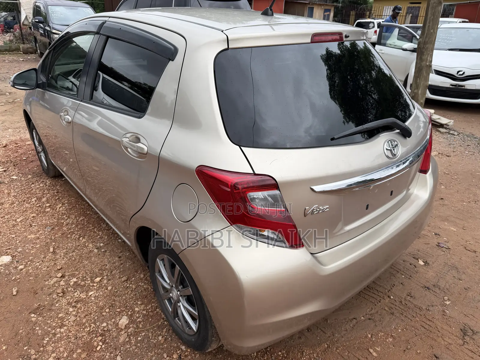 Toyota Vitz 1.3 AWD 5dr 2014 Gold