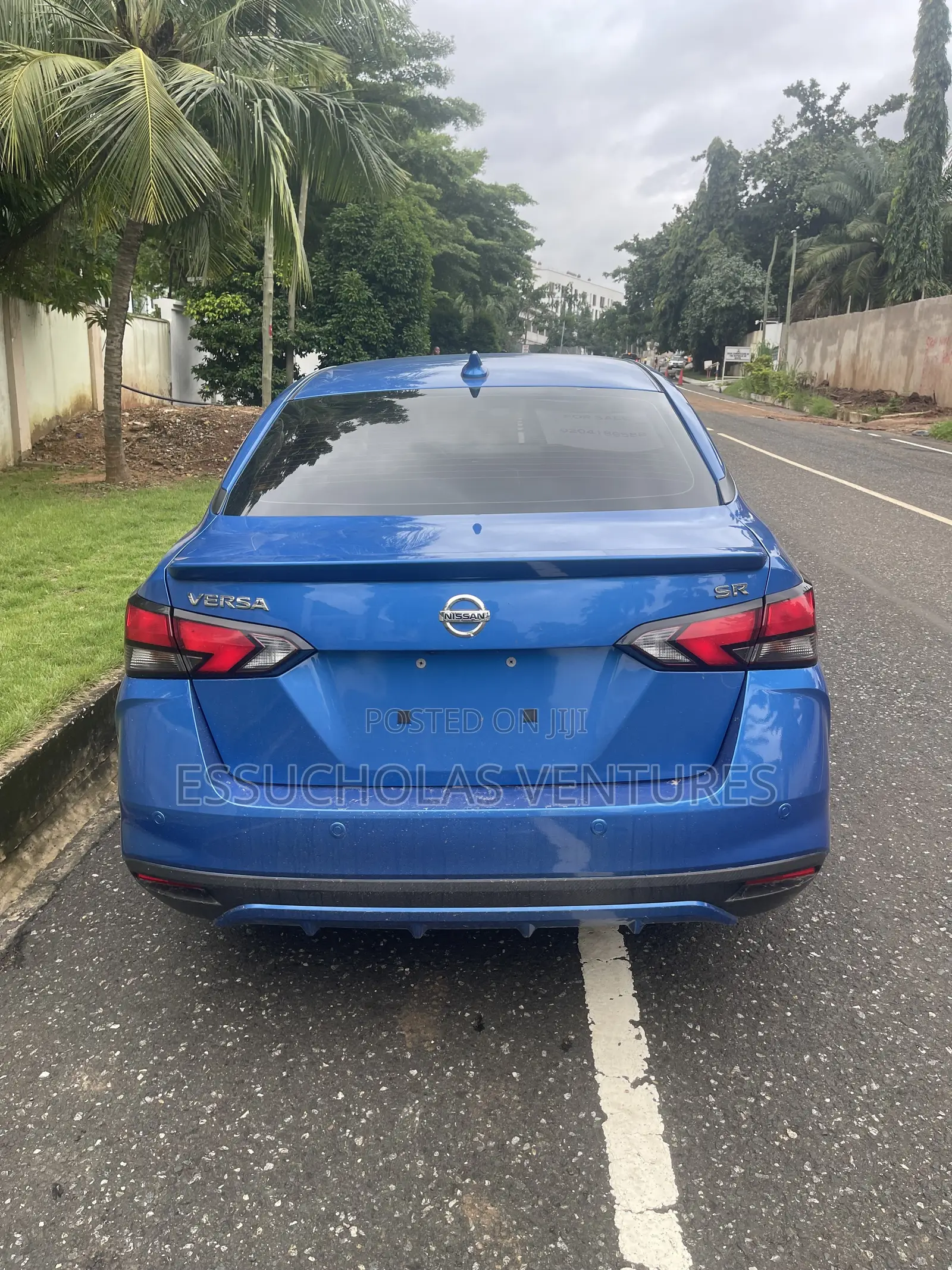 Nissan Versa 2020 Blue