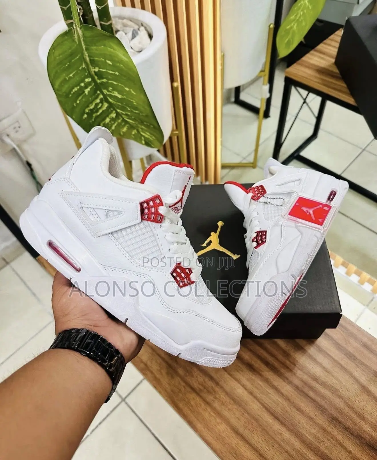 Jordan 4 Metallic Red