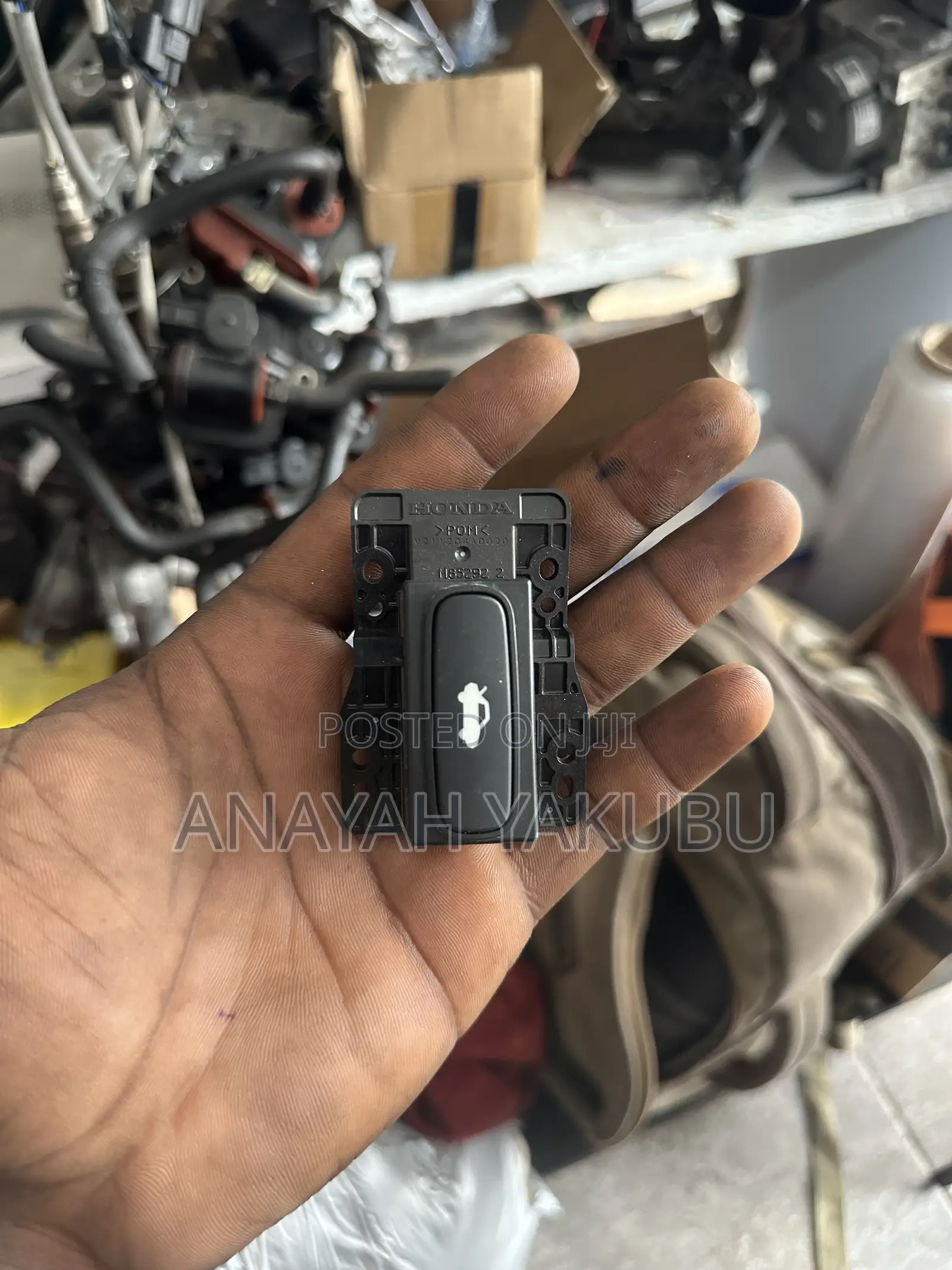 2022-25 Honda Civic Boot Switch