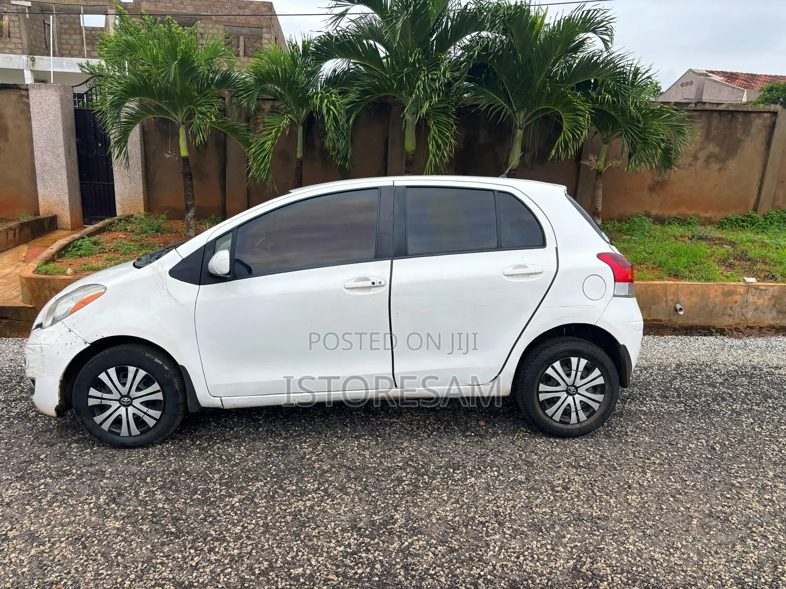 Toyota Vitz 1.0 FWD 5dr 2010 White