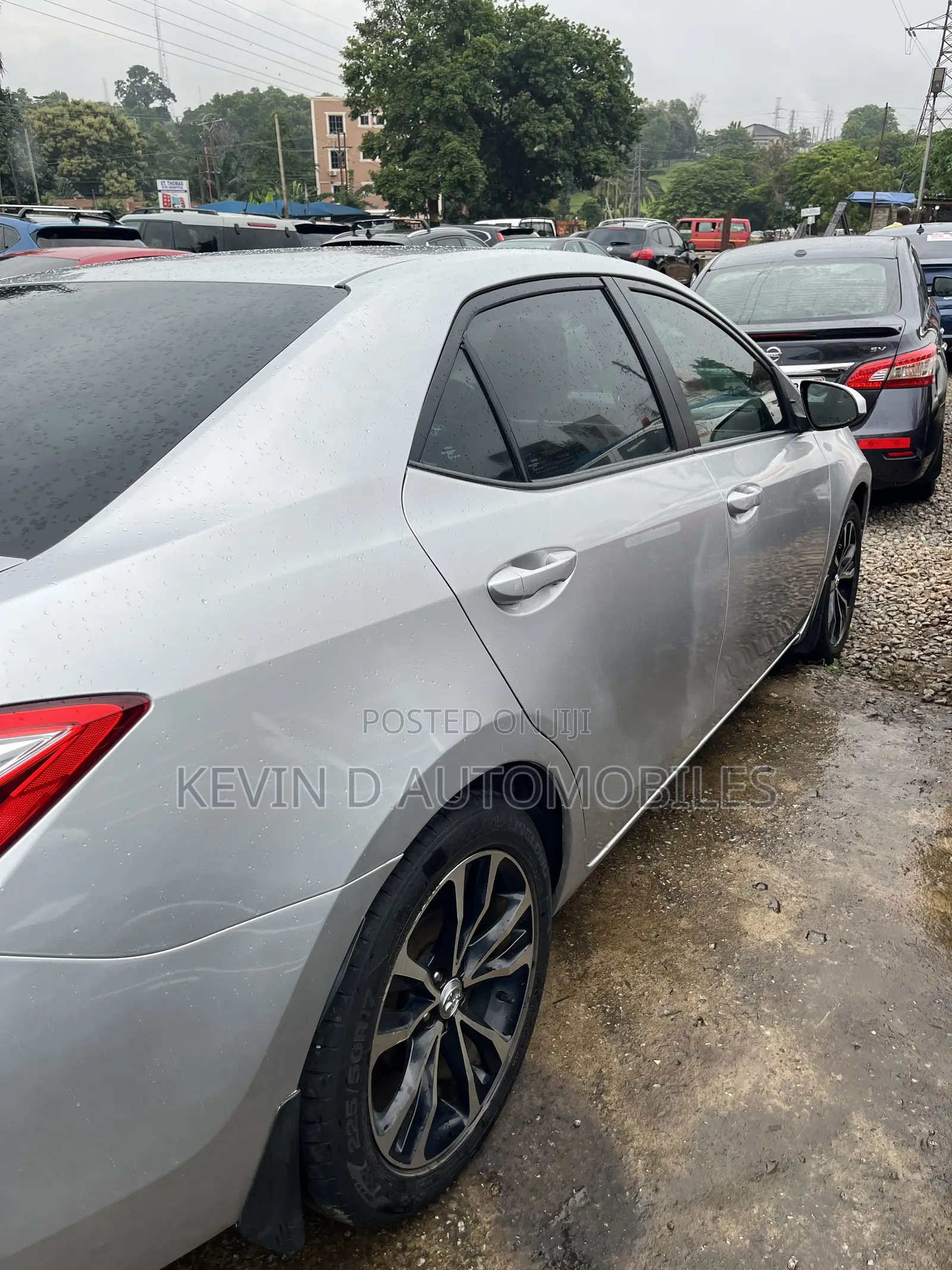 Toyota Corolla LE 4dr Sedan (1.8L 4cyl CVT) 2015 Silver