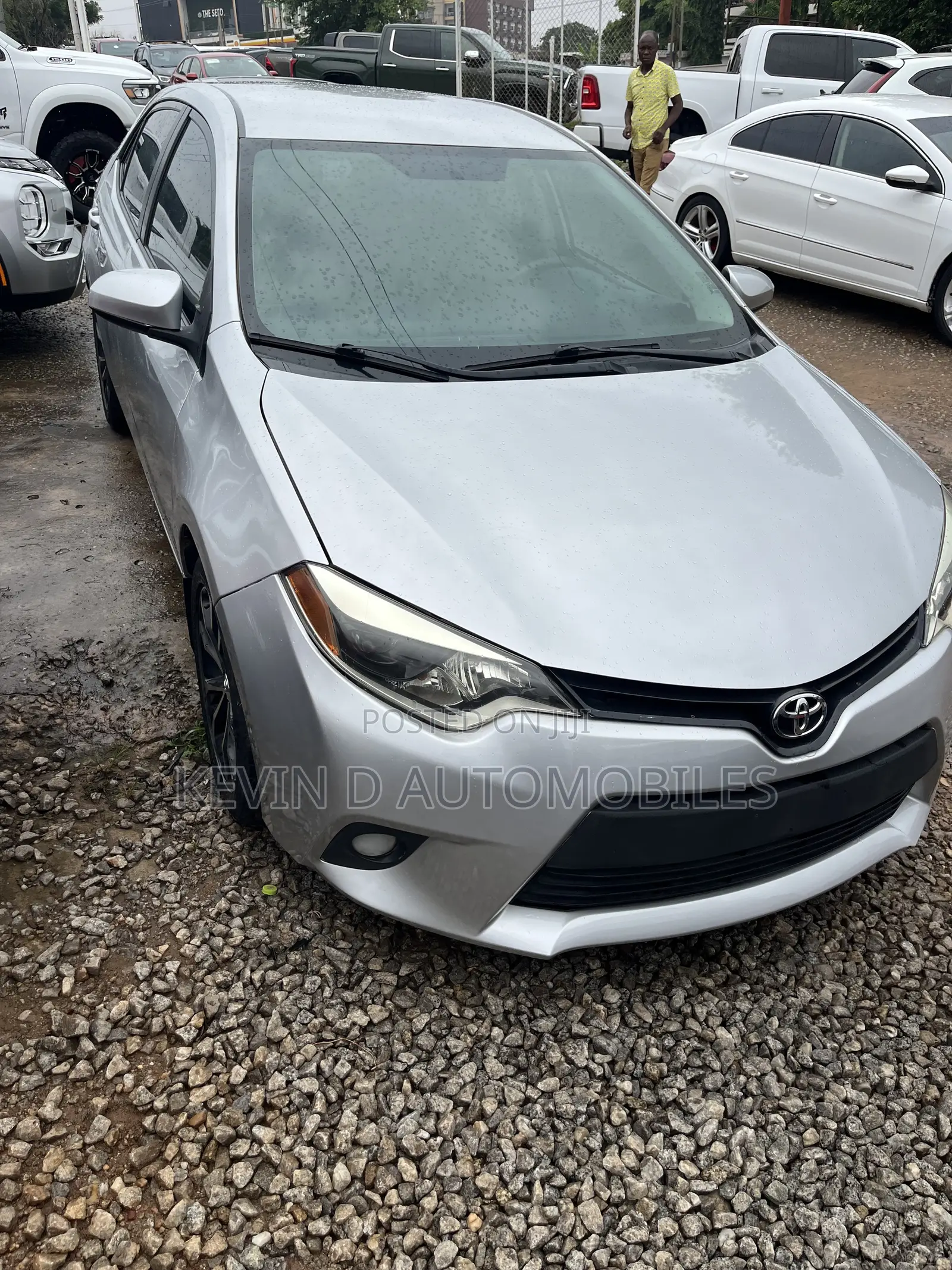 Toyota Corolla LE 4dr Sedan (1.8L 4cyl CVT) 2015 Silver