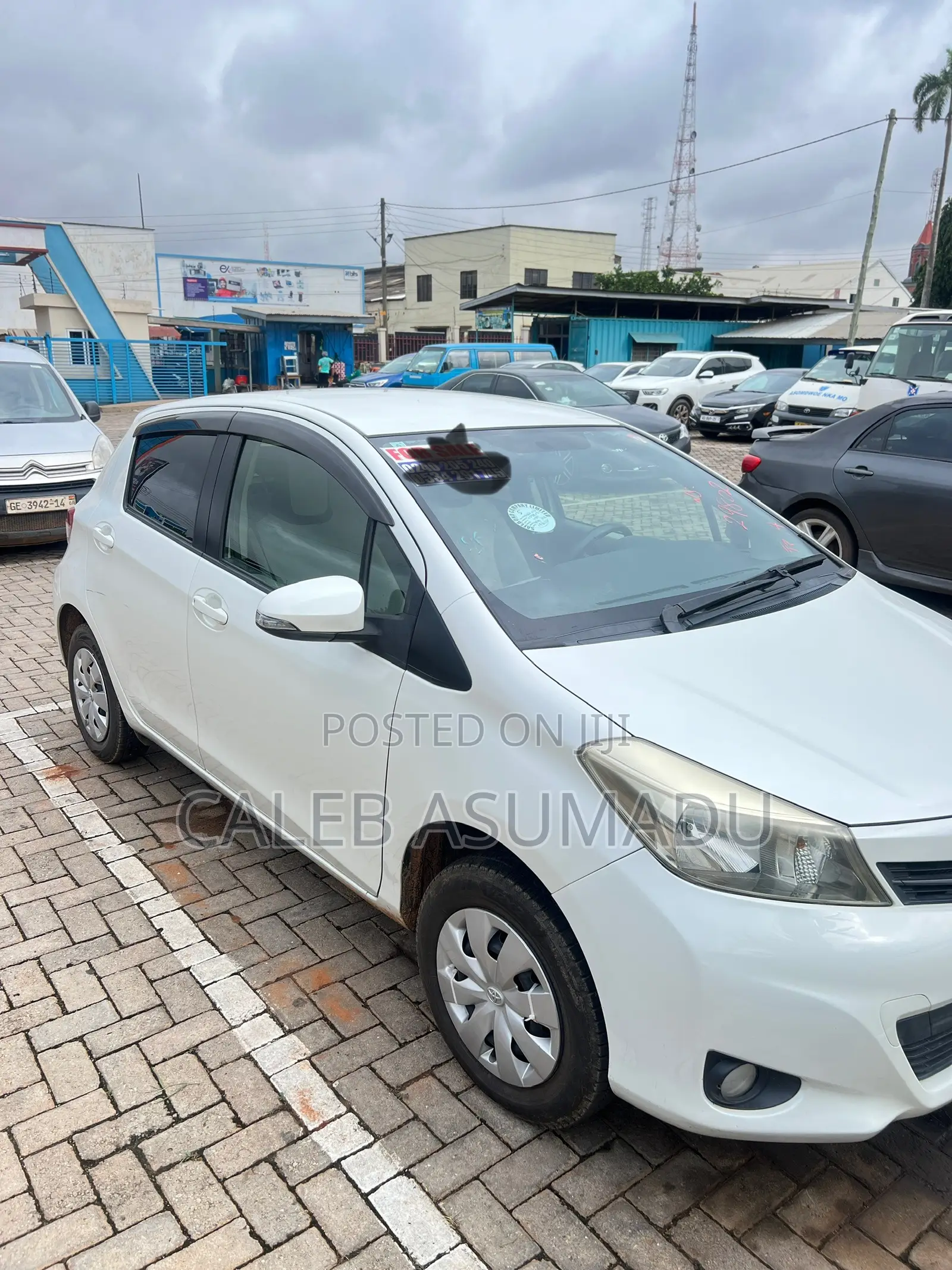 Toyota Vitz 2013 White