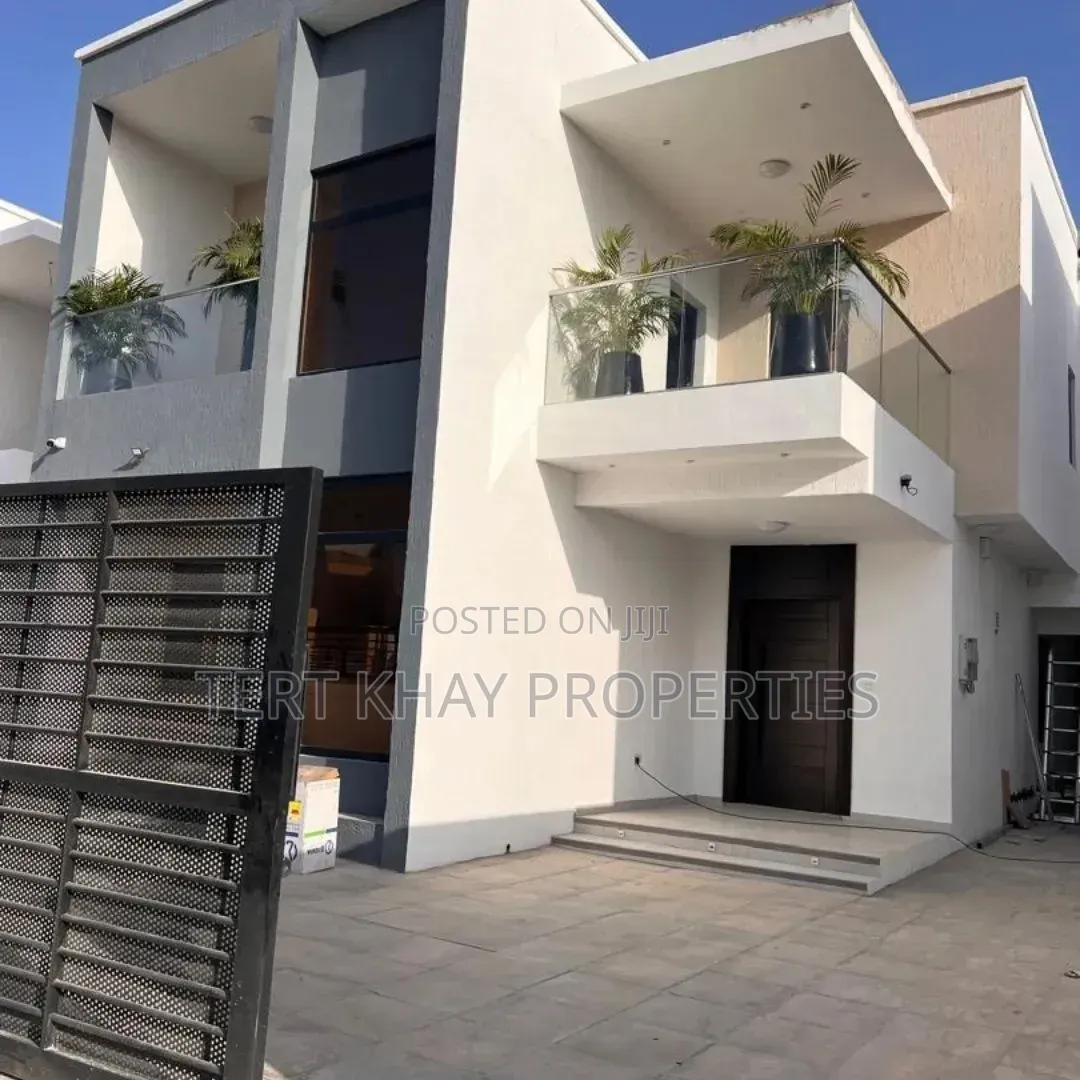 4bdrm House in East Airport, Papaye for sale