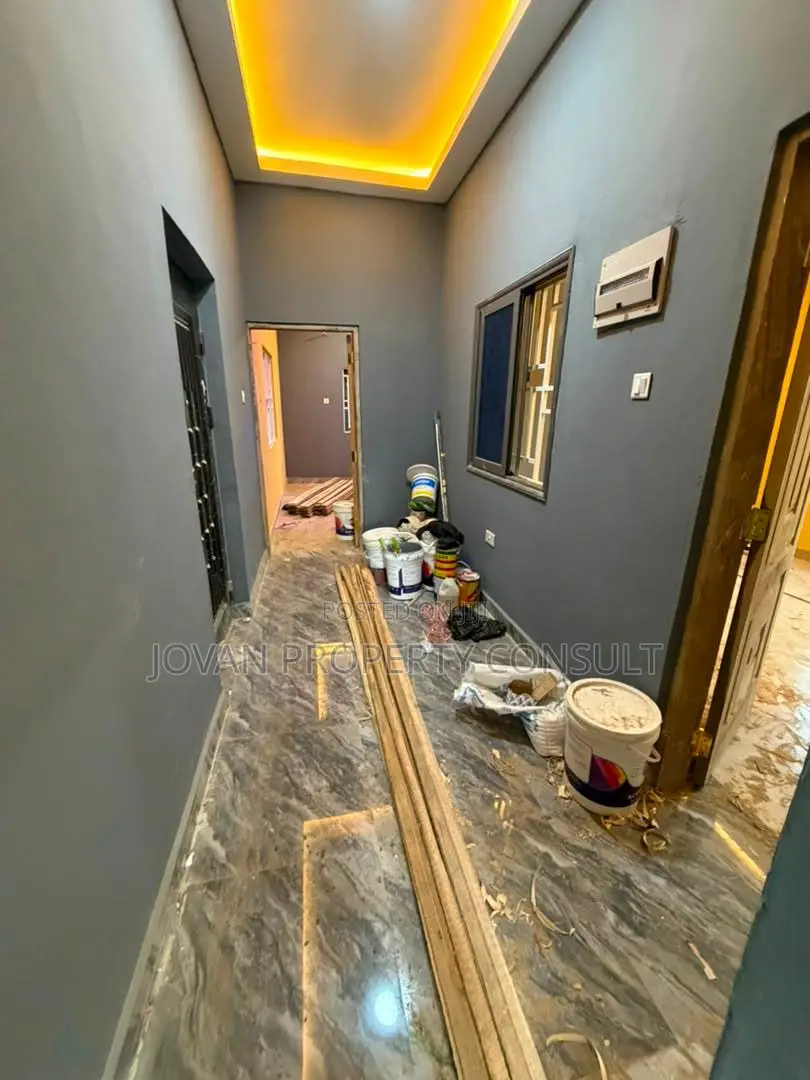 2bdrm Apartment in Ofankor, Barrier for rent