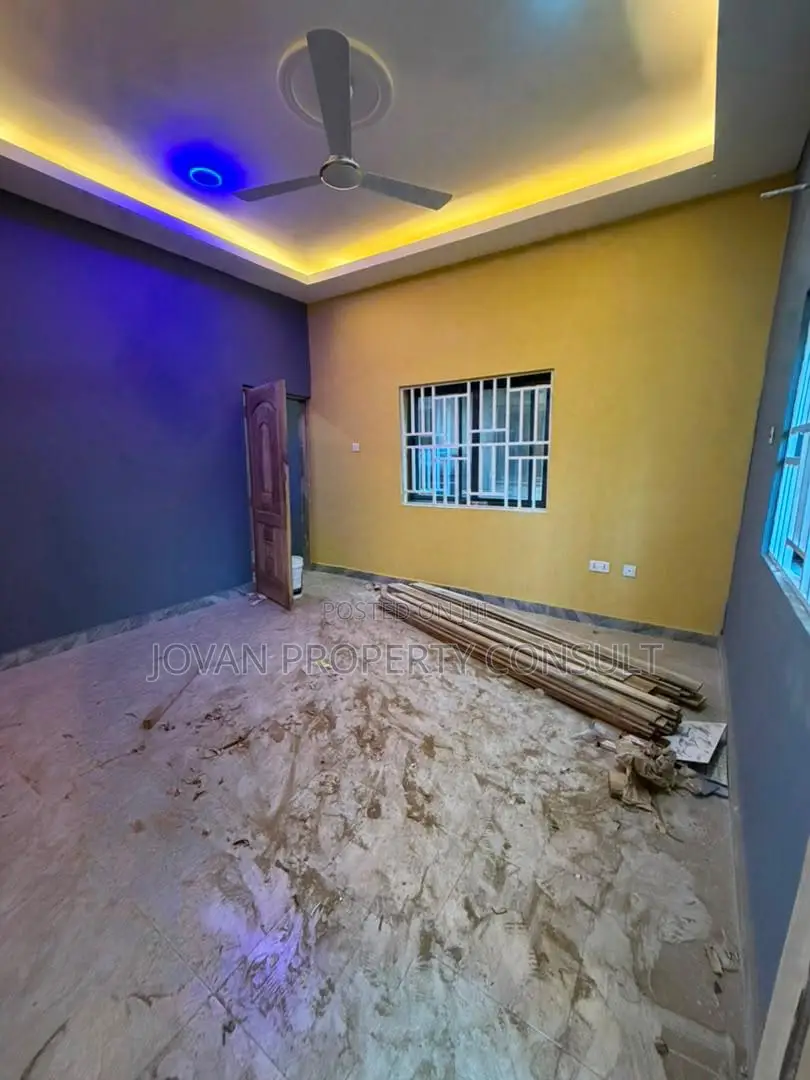 2bdrm Apartment in Ofankor, Barrier for rent