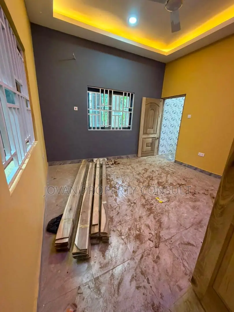2bdrm Apartment in Ofankor, Barrier for rent