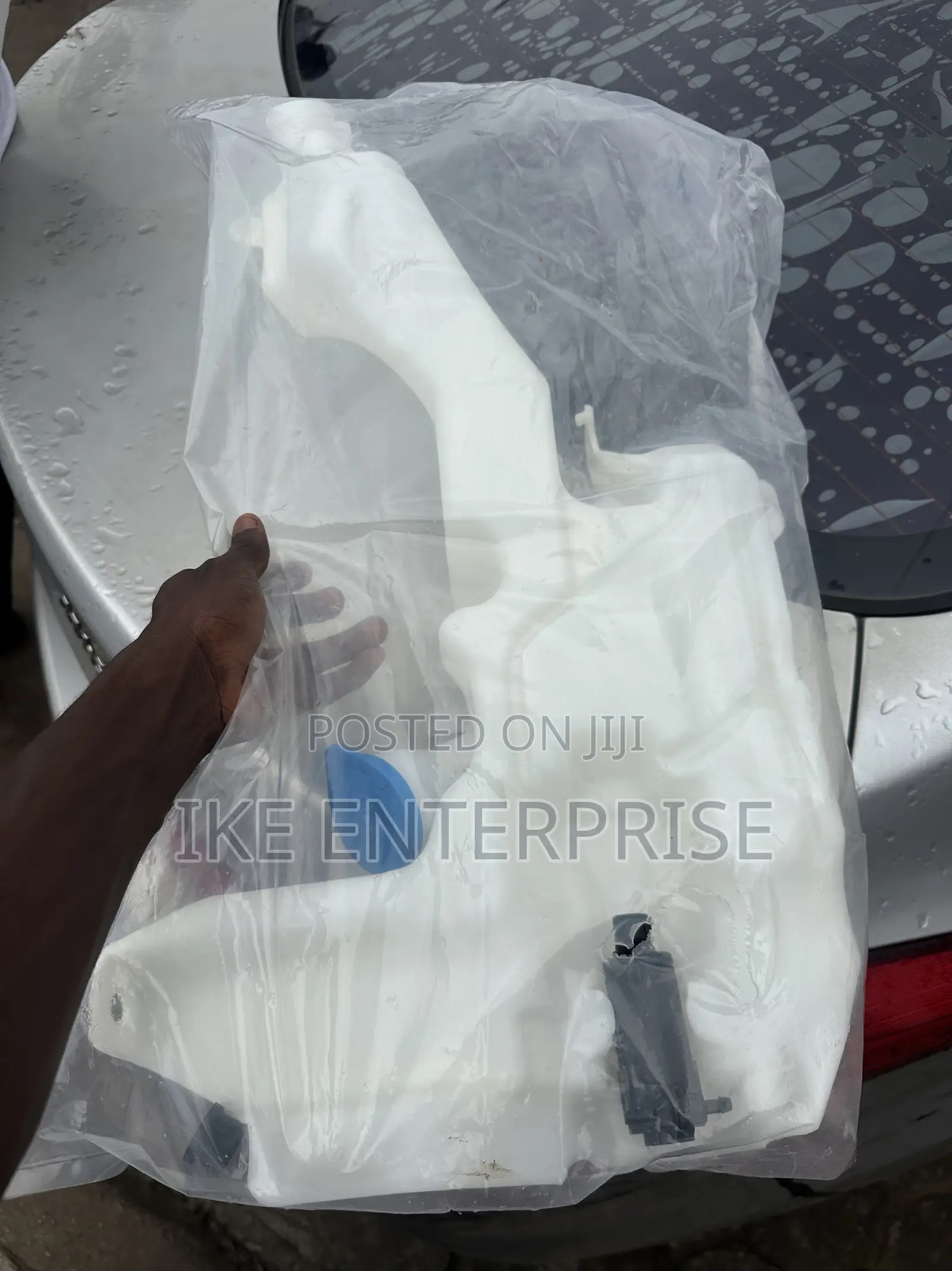 Honda CRV Wiper Bottle With Motor 2017,2018,2019,2020,2021,2022