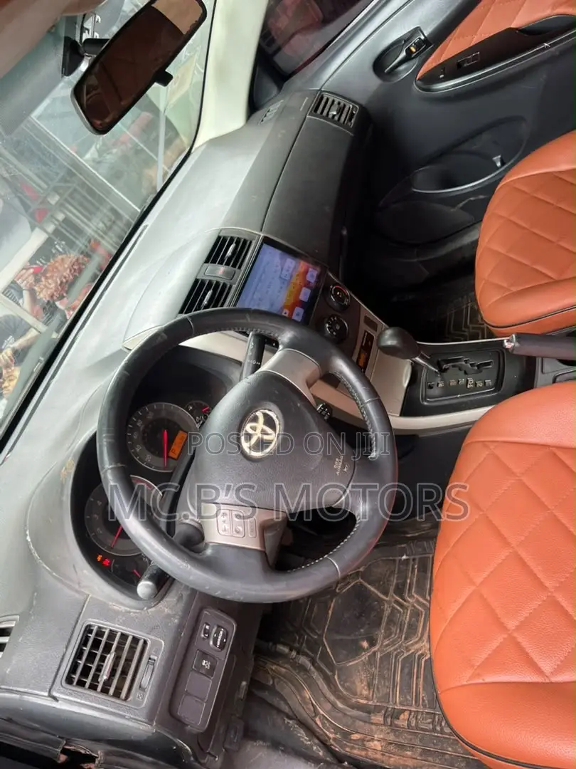 Toyota Corolla 2010 Black