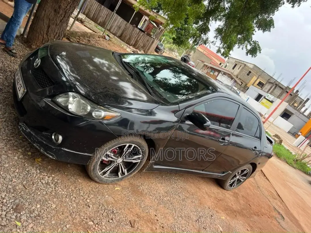 Toyota Corolla 2010 Black