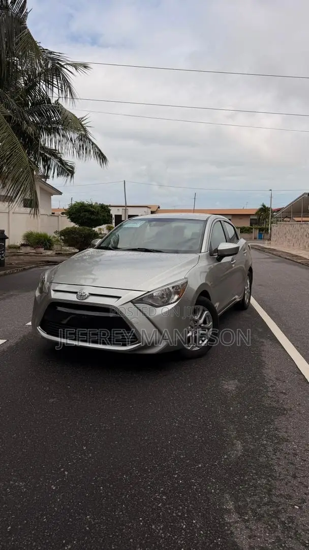 Toyota Yaris iA 1.5 FWD 2016 Silver
