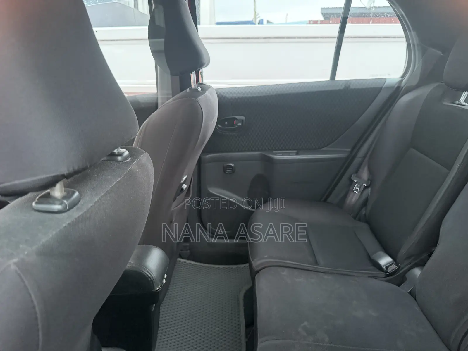 Toyota Yaris SE Hatchback 5dr 2012 Red