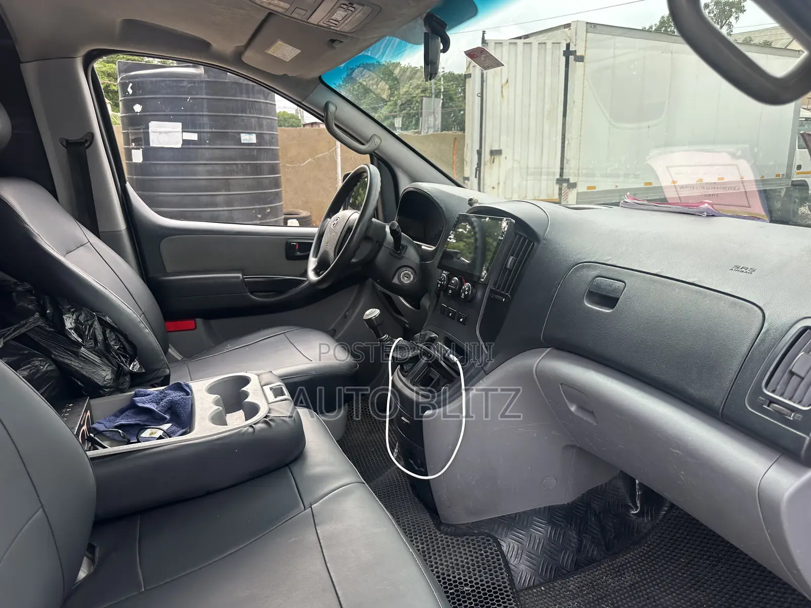 Hyundai H200 2013 Gray