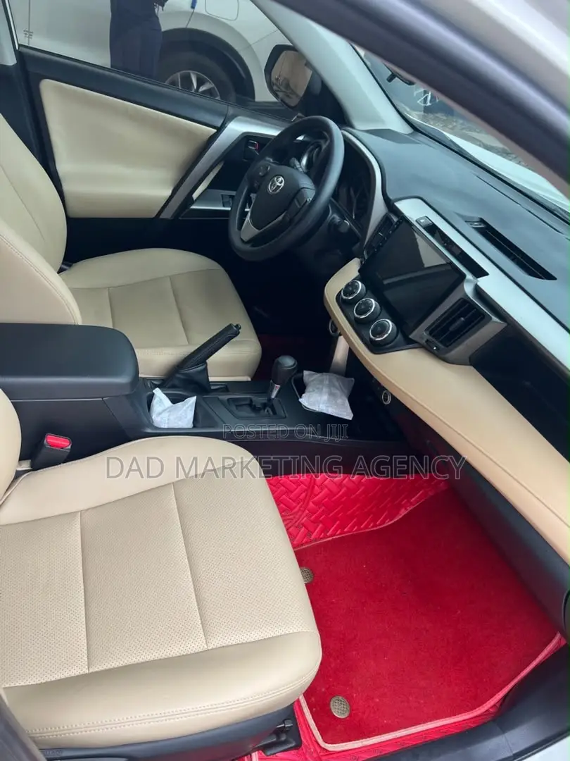 Toyota RAV4 2017 White
