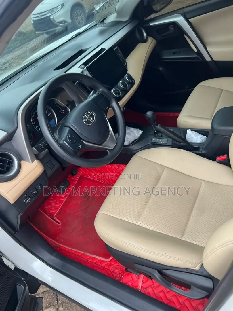 Toyota RAV4 2017 White